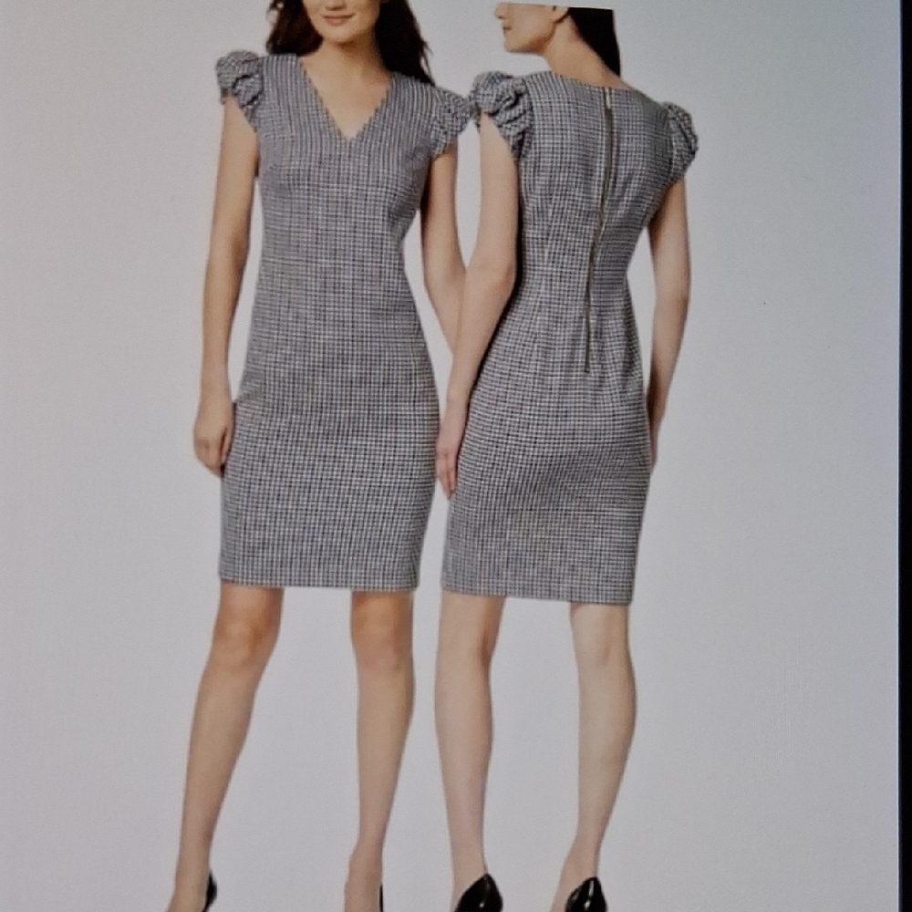 Calvin Klein Collection          Black White Sheath Dress V-Neck Flutter Sleeves